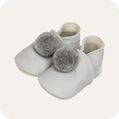 Chaussons bébé à pompons Gris
